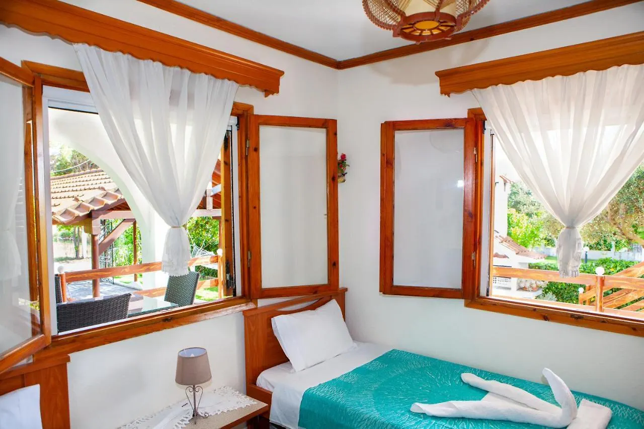 Kali Beach House Nea Kallikrateia Case de vacanță